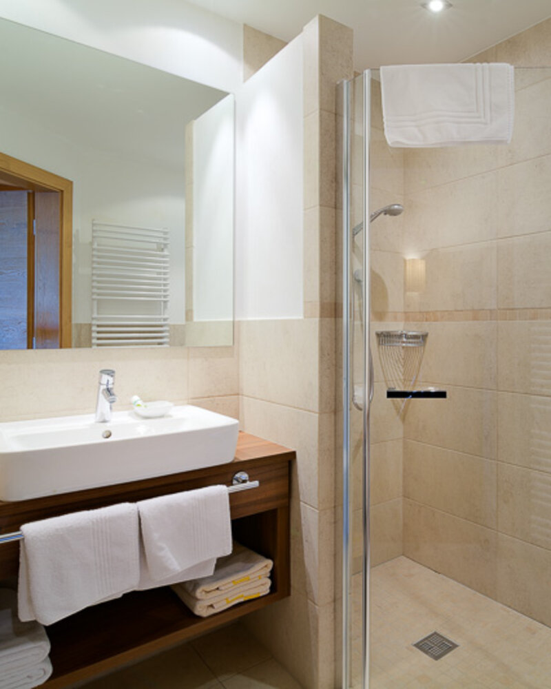 Einzelzimmer, Bad mit Dusche